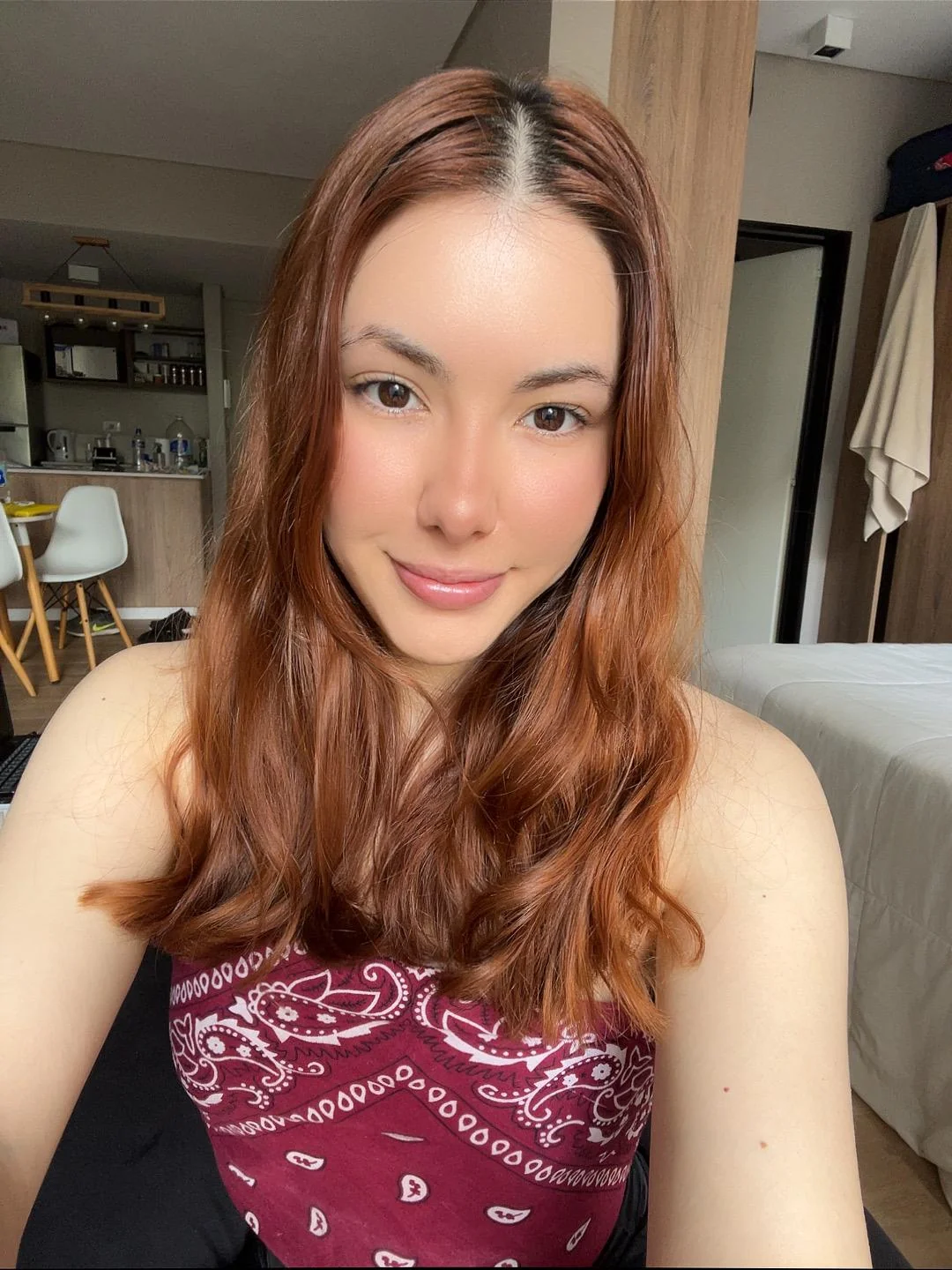 just a girl that loves selfies picture 1 of 1