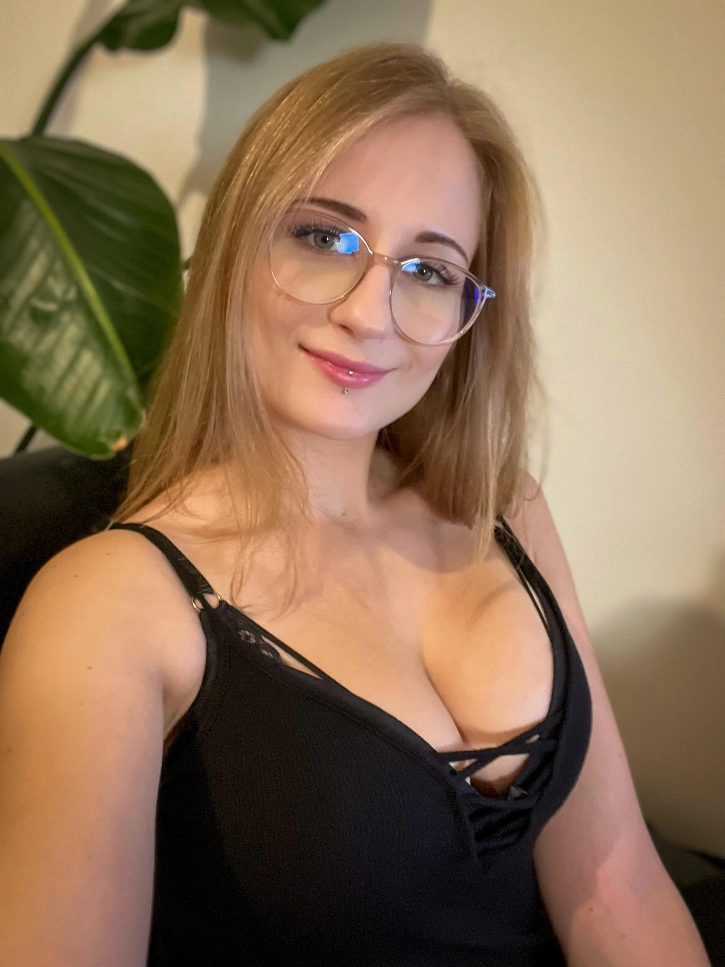 so would you say that i am hot? picture 1 of 1