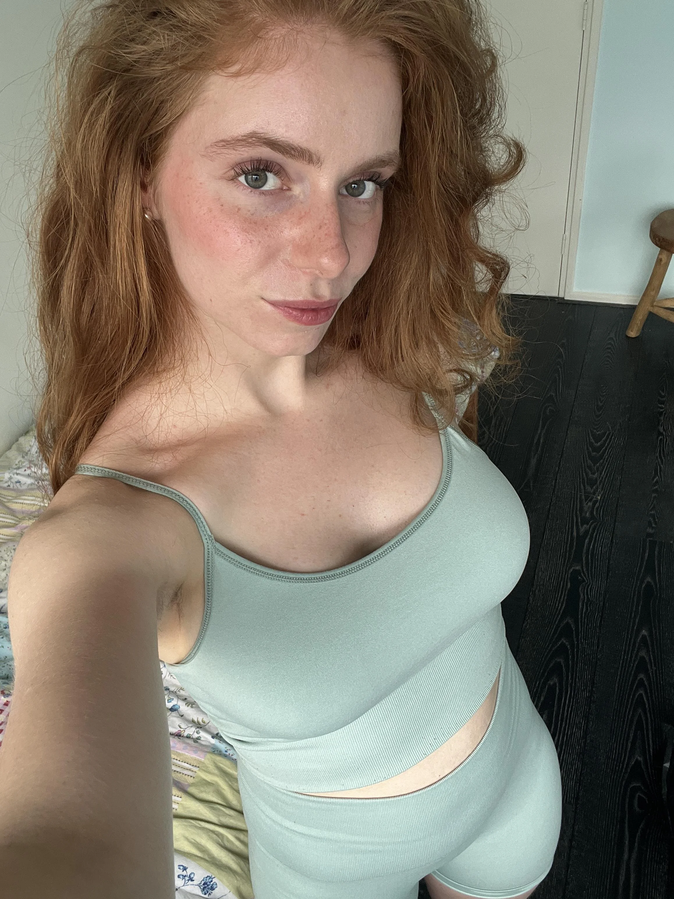 Do I look good in green picture 1 of 1