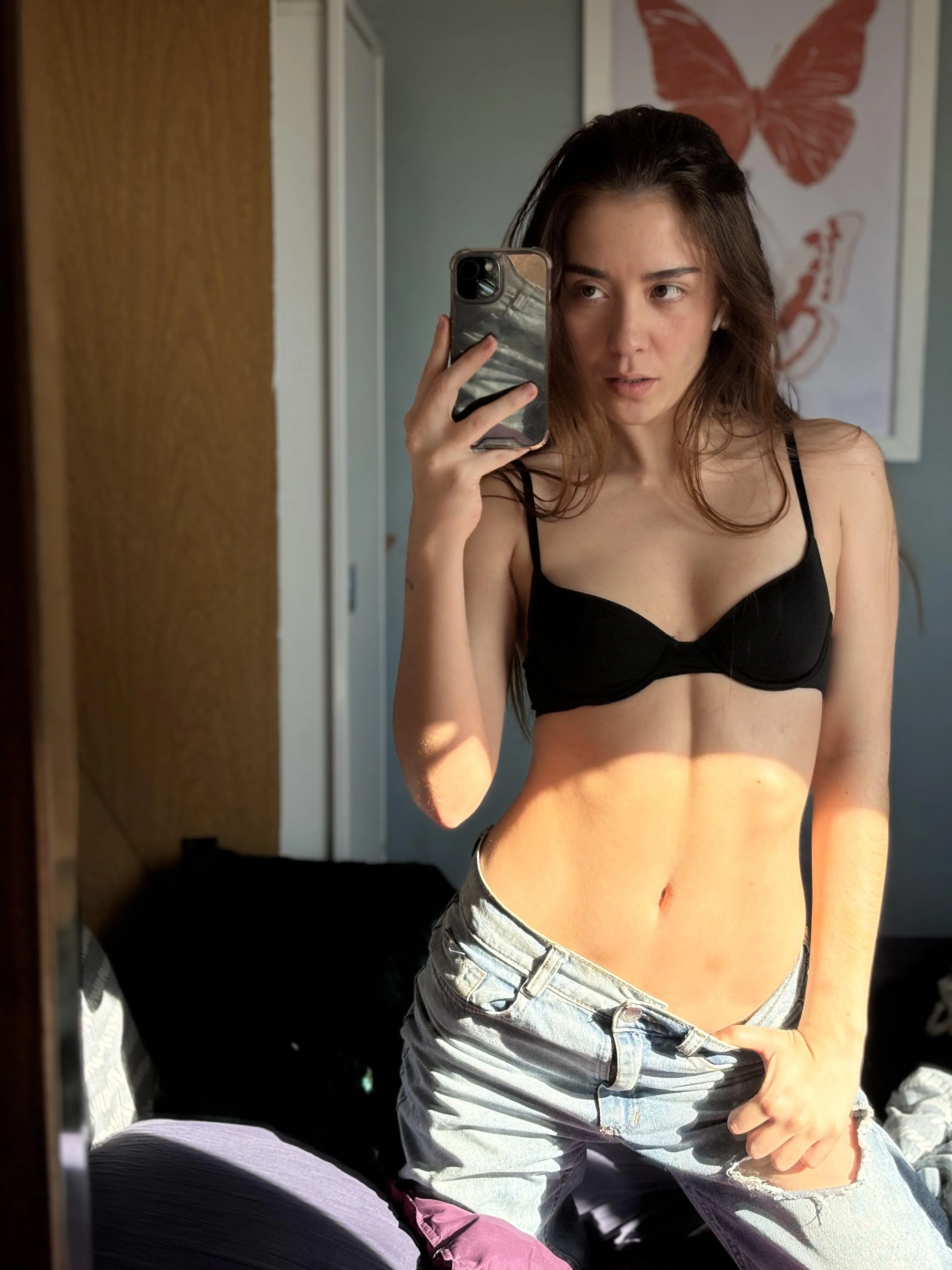 Am i hot? Talk to me if you think so picture 1 of 1