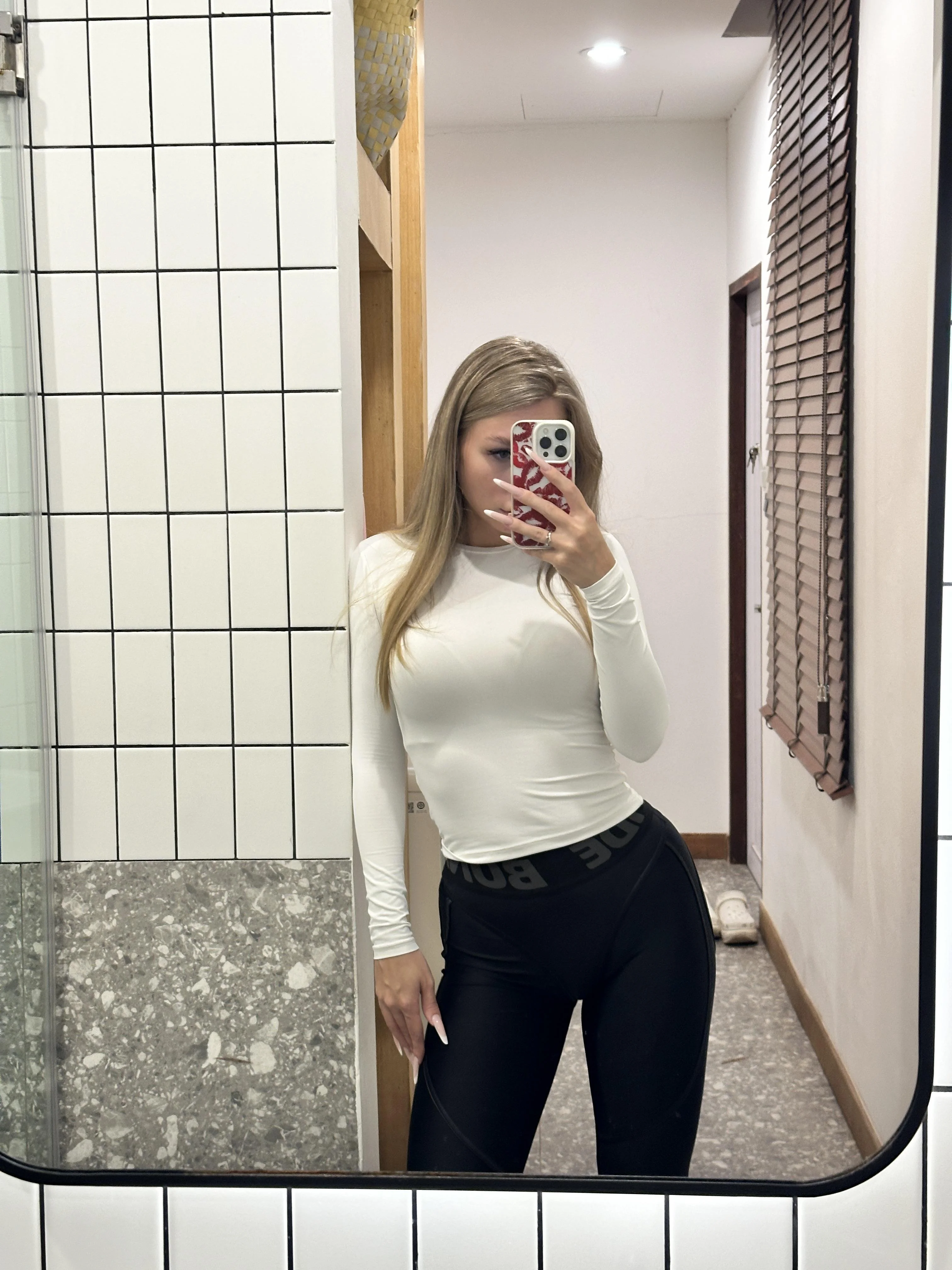 There's just something about black and white outfits that I adore picture 1 of 1