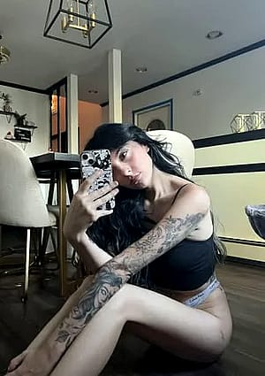 Do I look hot rn? 19F'