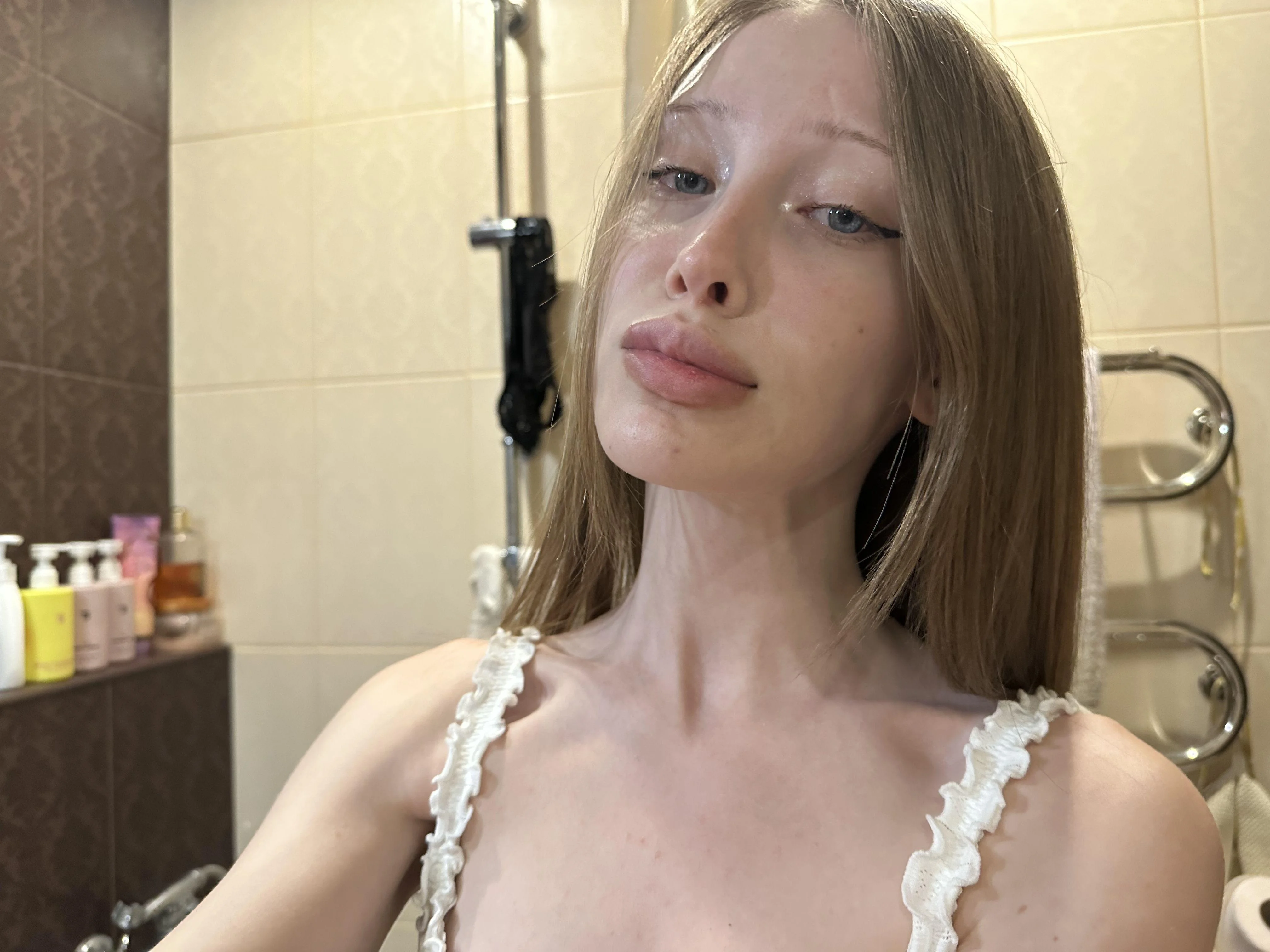 Am I hot or cute? F21 picture 1 of 1