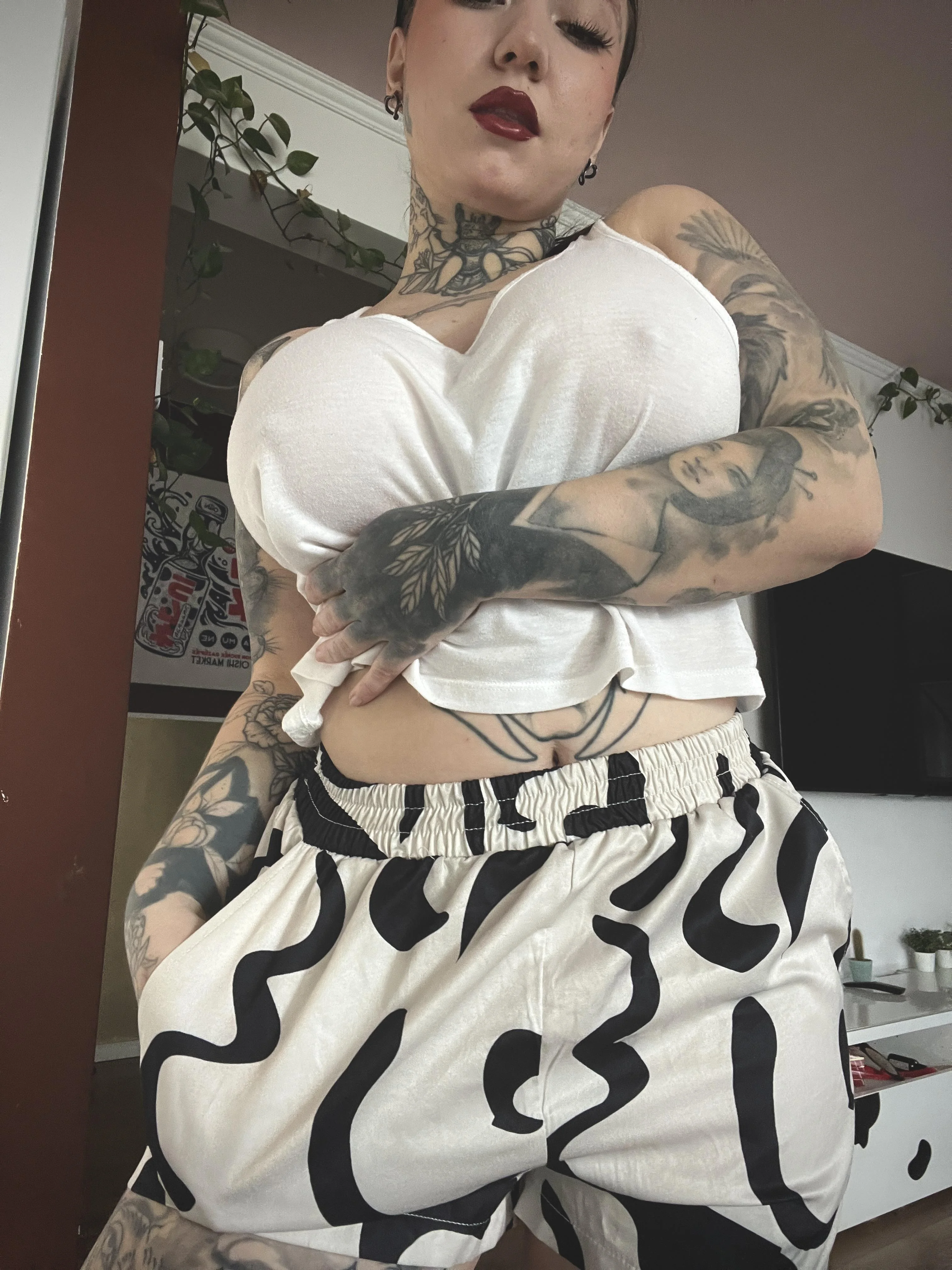 I was told I look pale with this look, do you think so? picture 1 of 1