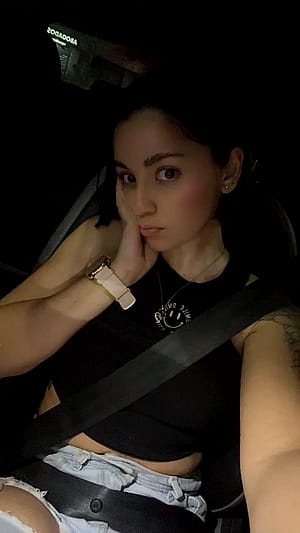 I look great in the car'