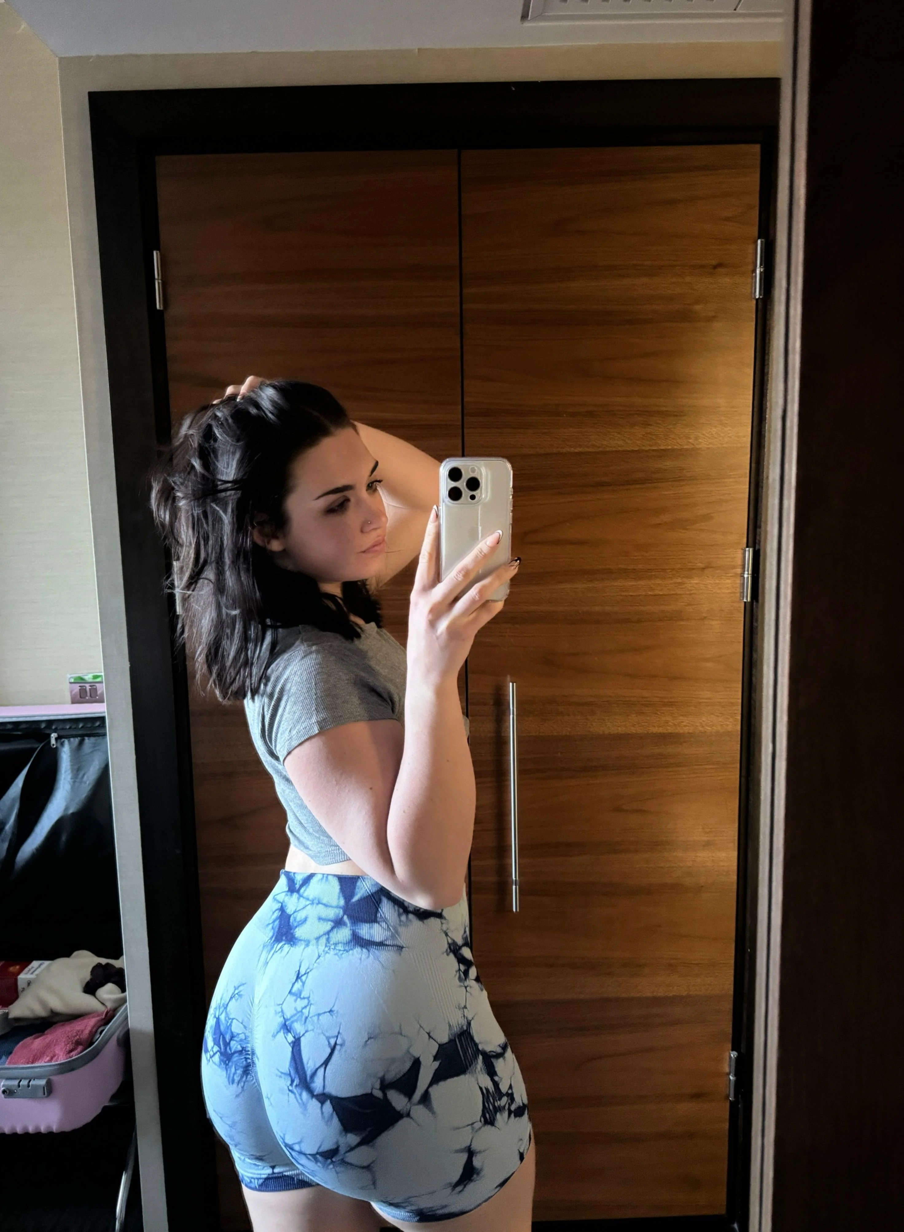 getting dolled up for a friend's date picture 1 of 1
