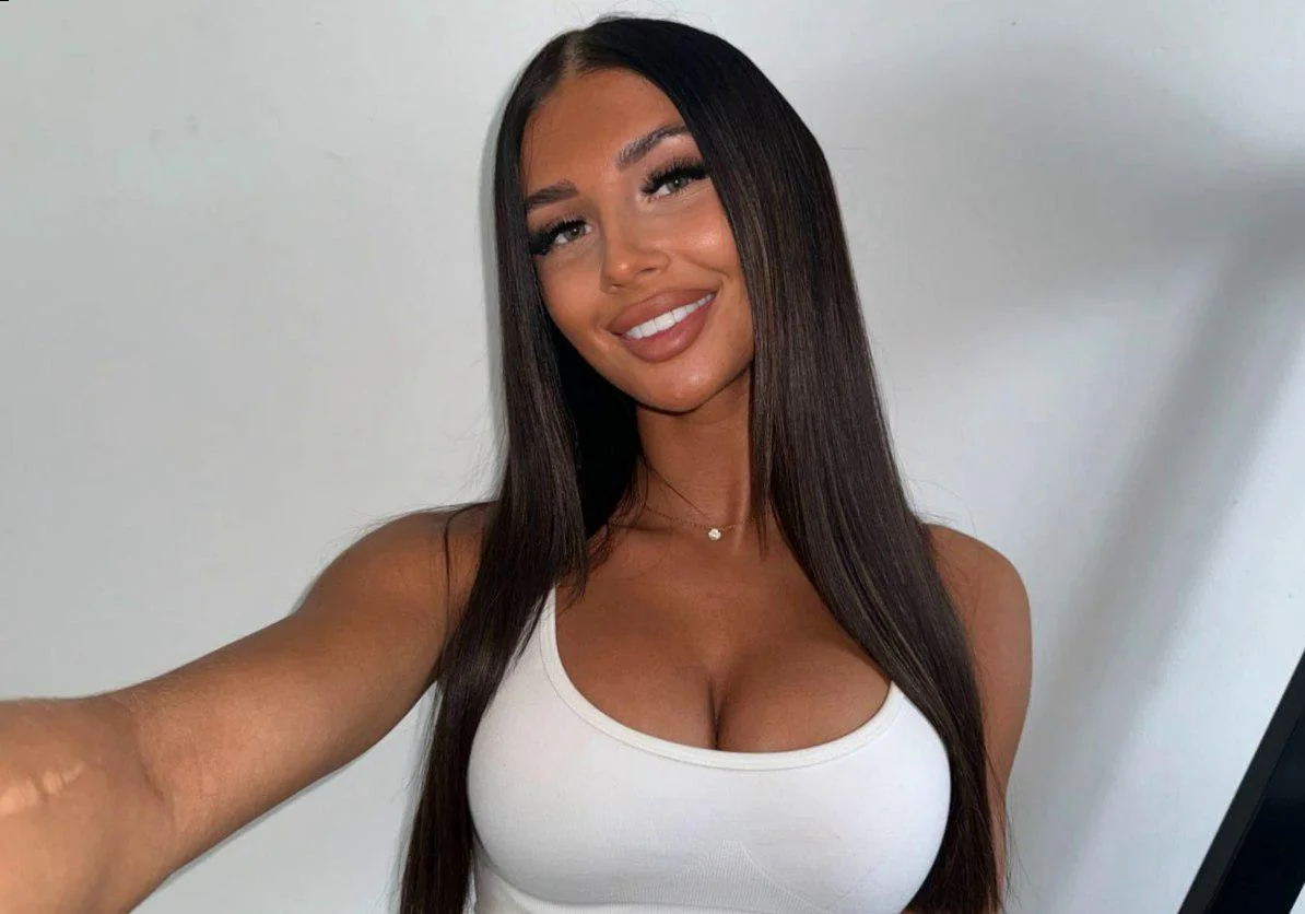 Do you think I look pretty? picture 1 of 1