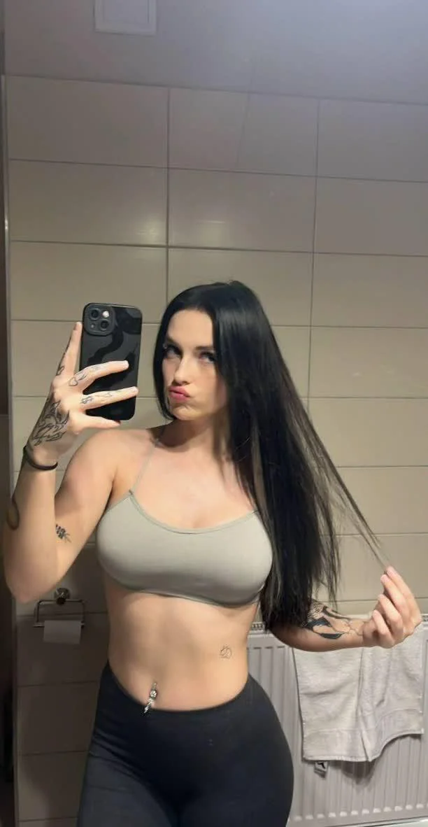 beautiful body for a beautiful lady picture 1 of 1