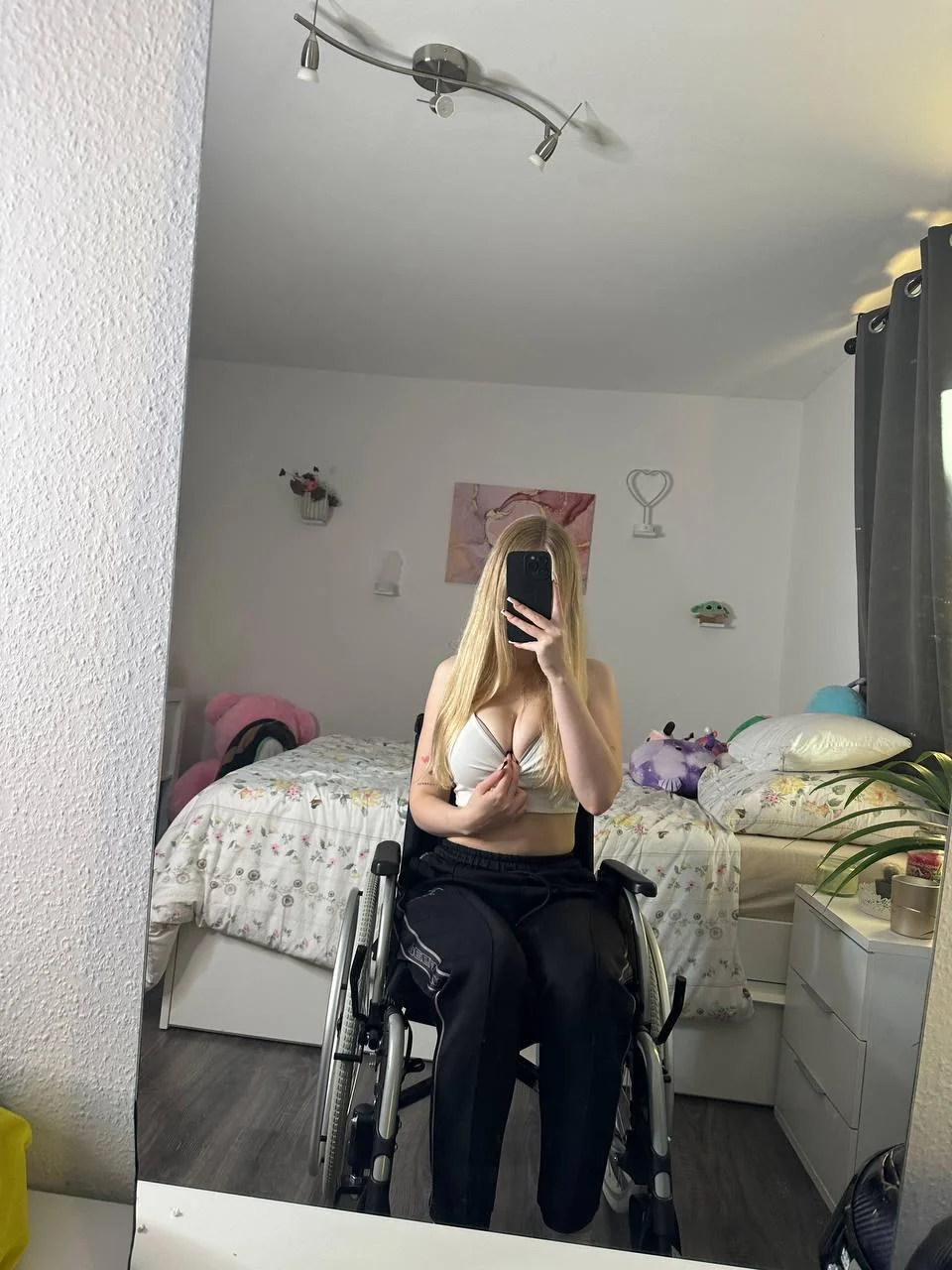 who wants to spend the weekend with me picture 1 of 1