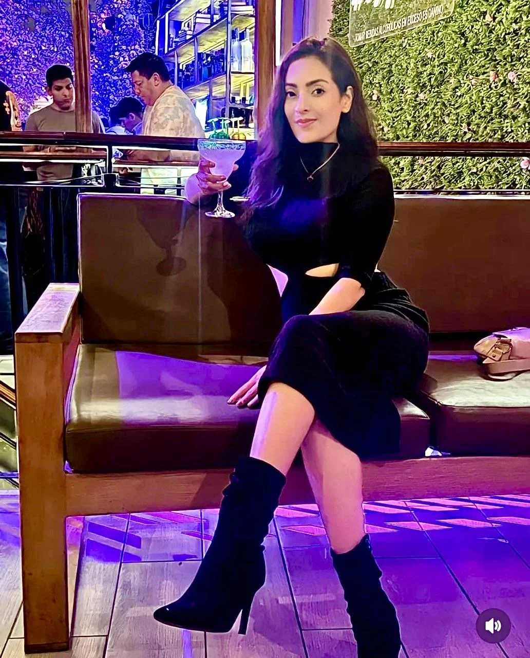 I look very classy and sassy because of this slit on my black dress, I love flaunting it picture 1 of 1