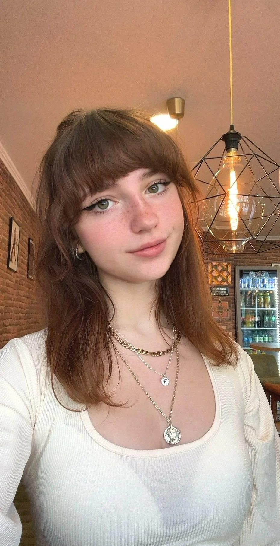 I can’t tell if i really look beautiful rn picture 1 of 1