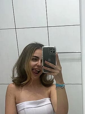 I’m your cute classy latina f18'