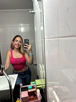 f18 do I look hot rn? be honest'