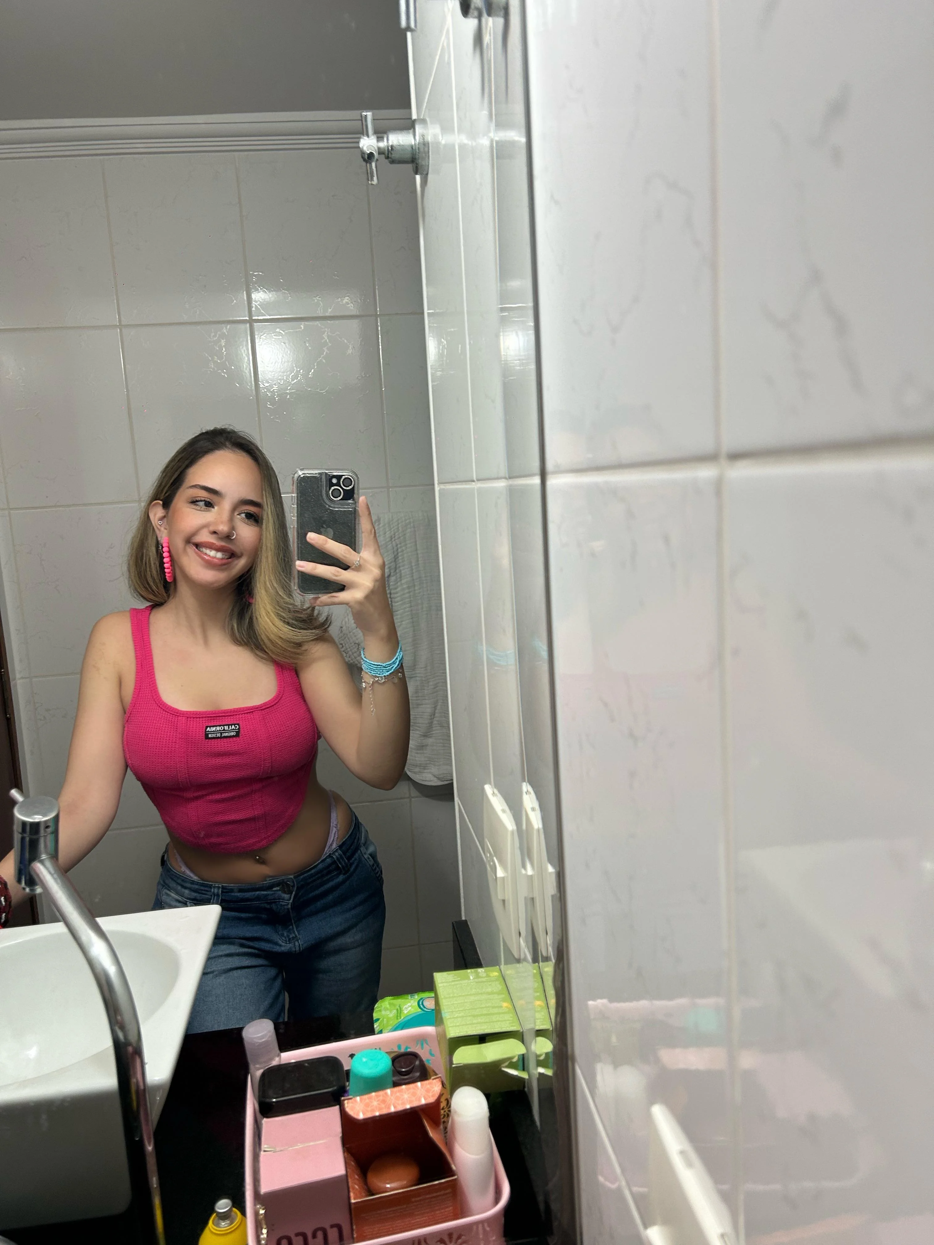 f18 do I look hot rn? be honest picture 1 of 1