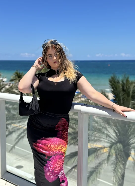 beautiful dress for a beautiful lady picture 1 of 1