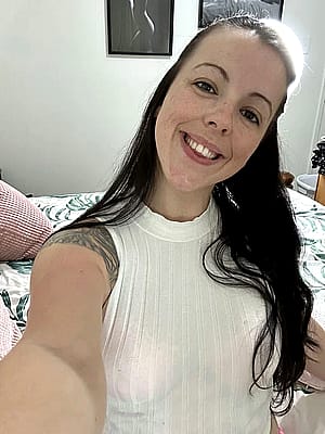 Don't I look beautiful just being me?'
