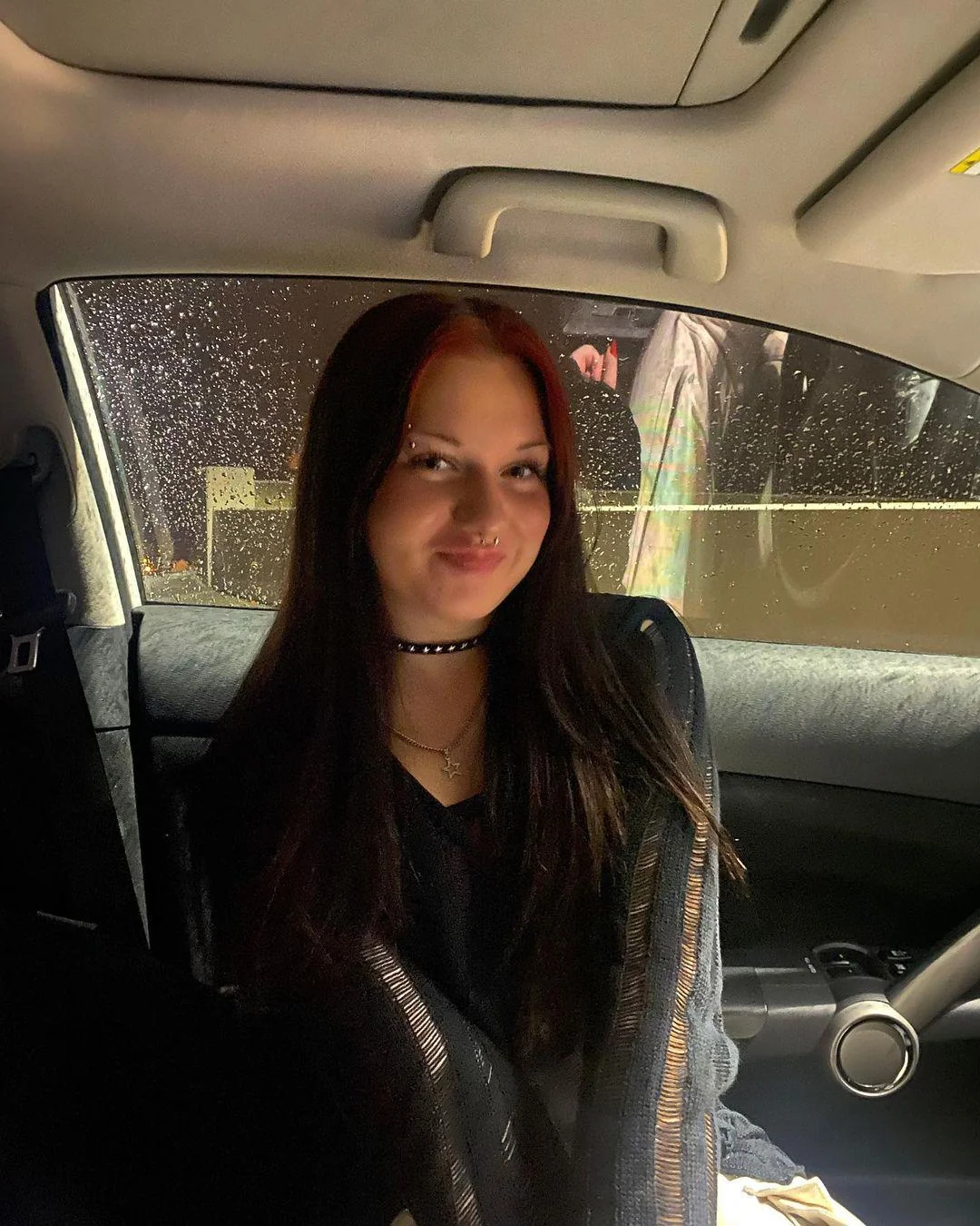 [F21] am I hot as you think? picture 1 of 1