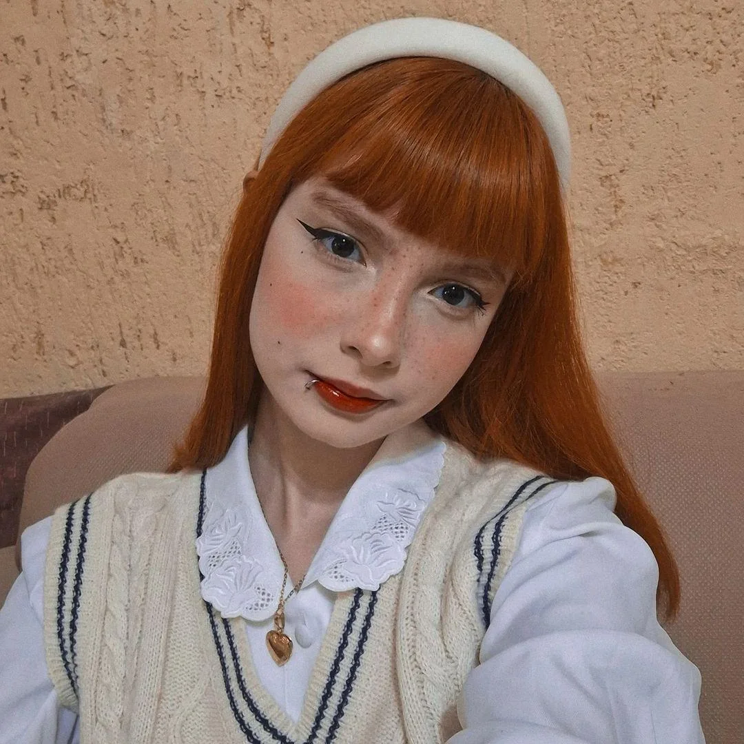 20F do you guys think I'm hot? picture 1 of 1