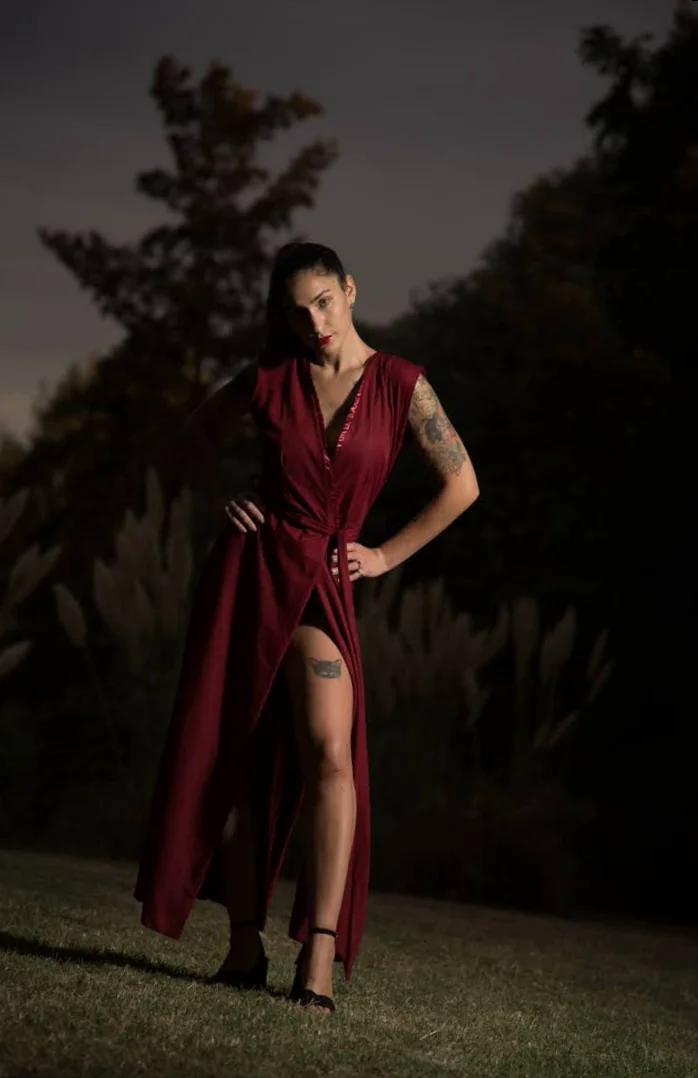 Does this dress look classy on me picture 1 of 1