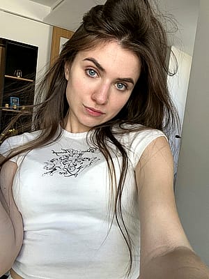 18f feeling hot and sexy'