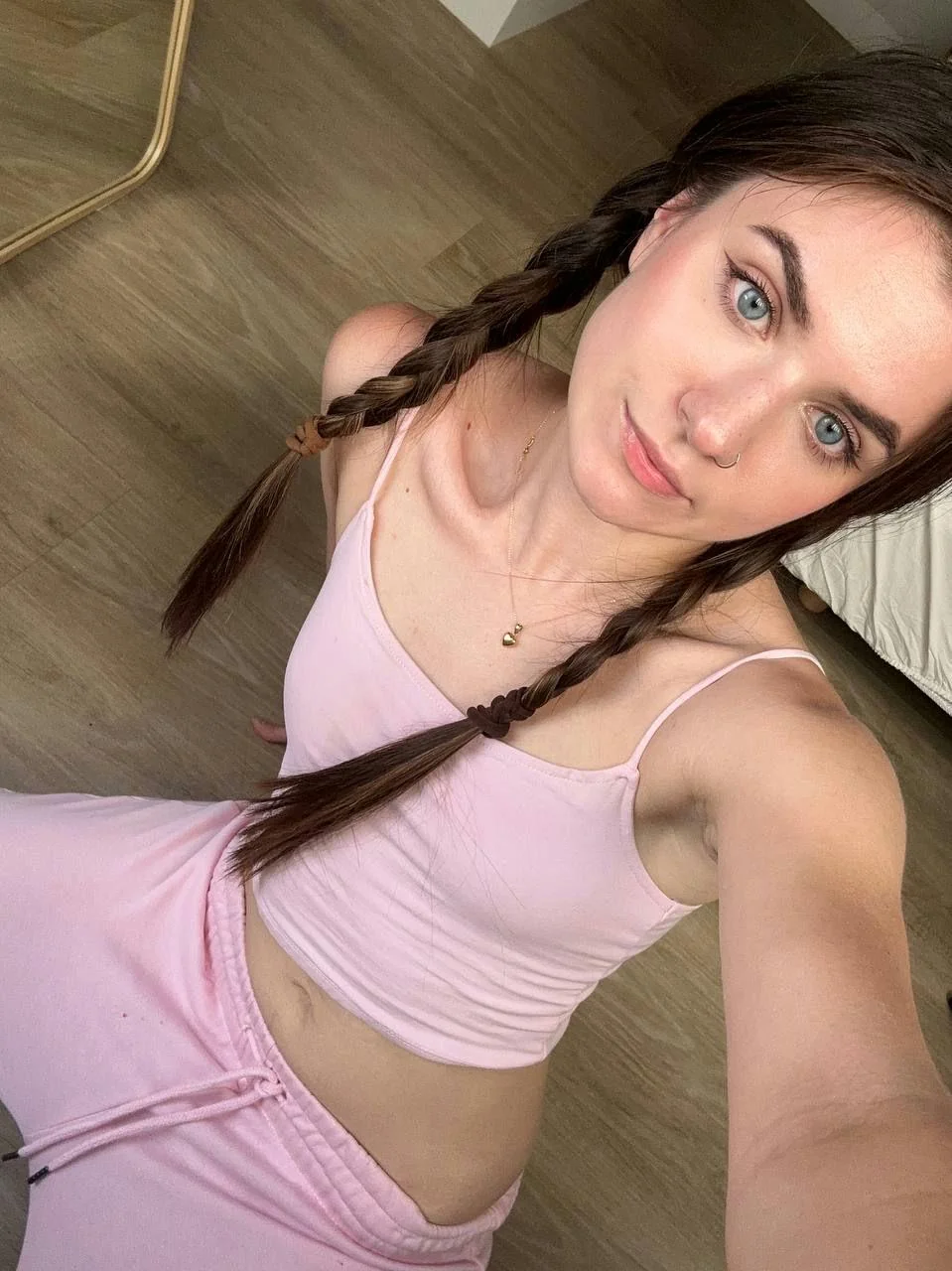 Come hangout with me!! :b picture 1 of 1