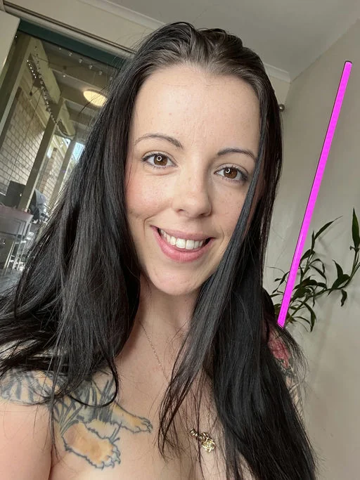 Don't you agree that I look really gorgeous today? picture 1 of 1
