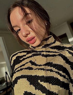 The sun is my favorite accessory'