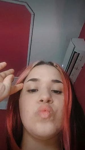 Monday is better with a cute kiss'