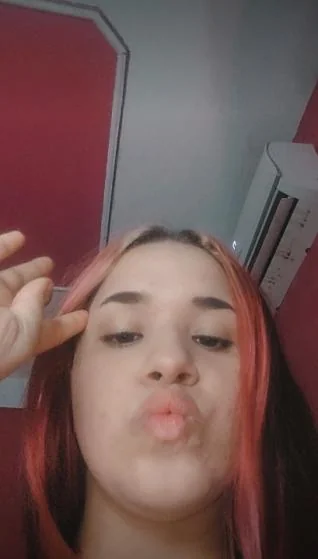 Monday is better with a cute kiss picture 1 of 1