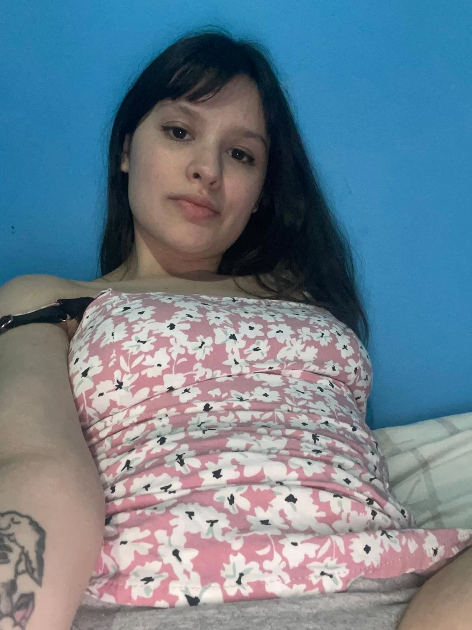 barely legal and looking forward to having fun picture 1 of 1