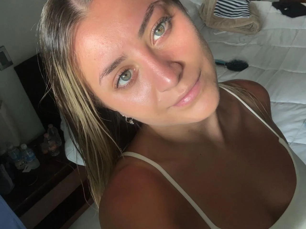 Do I look cute here? picture 1 of 1