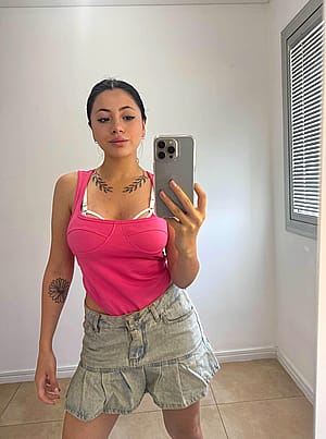 Just a girl who loves her color'