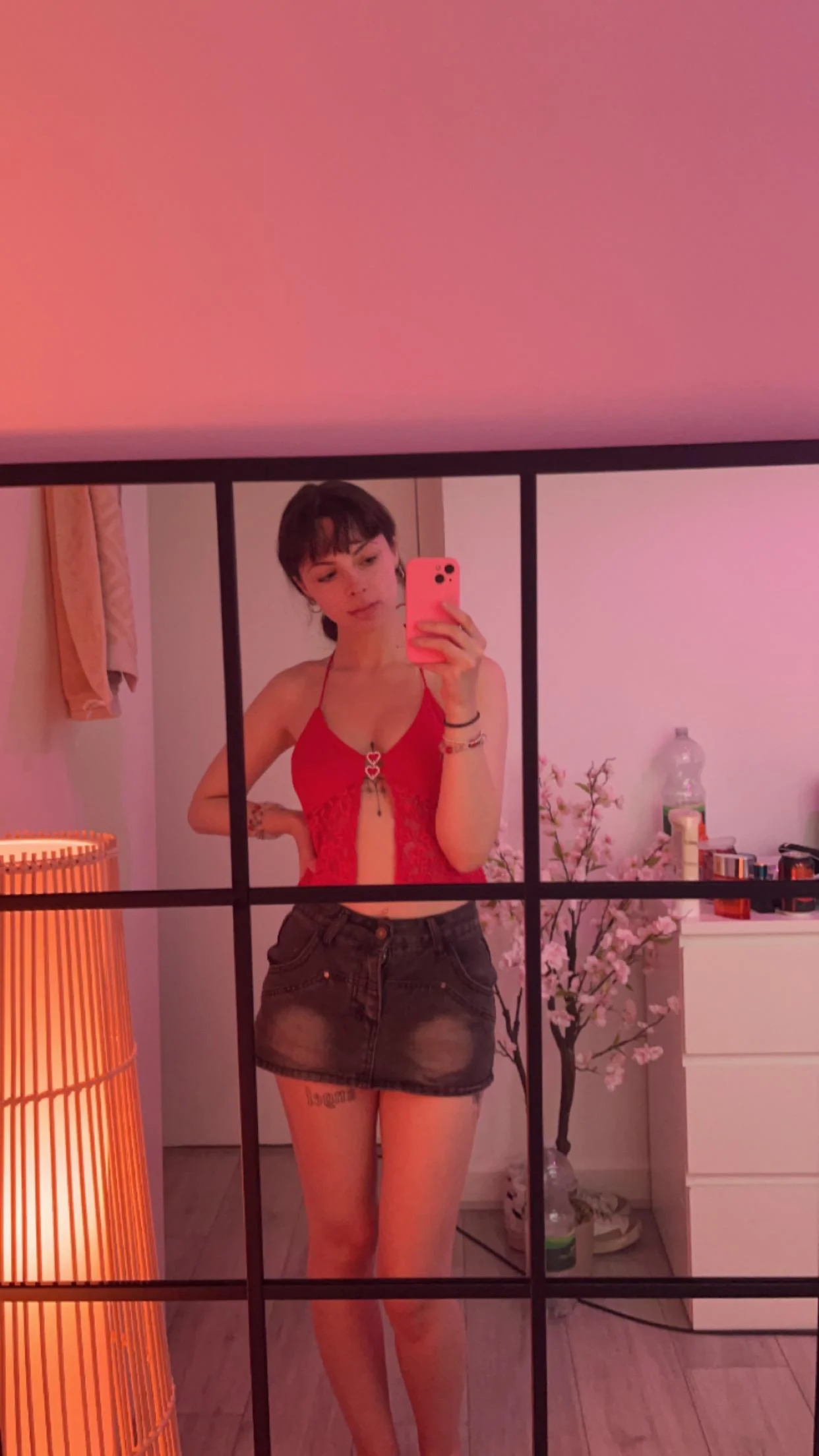 18 year old girl trying to be sexy picture 1 of 1