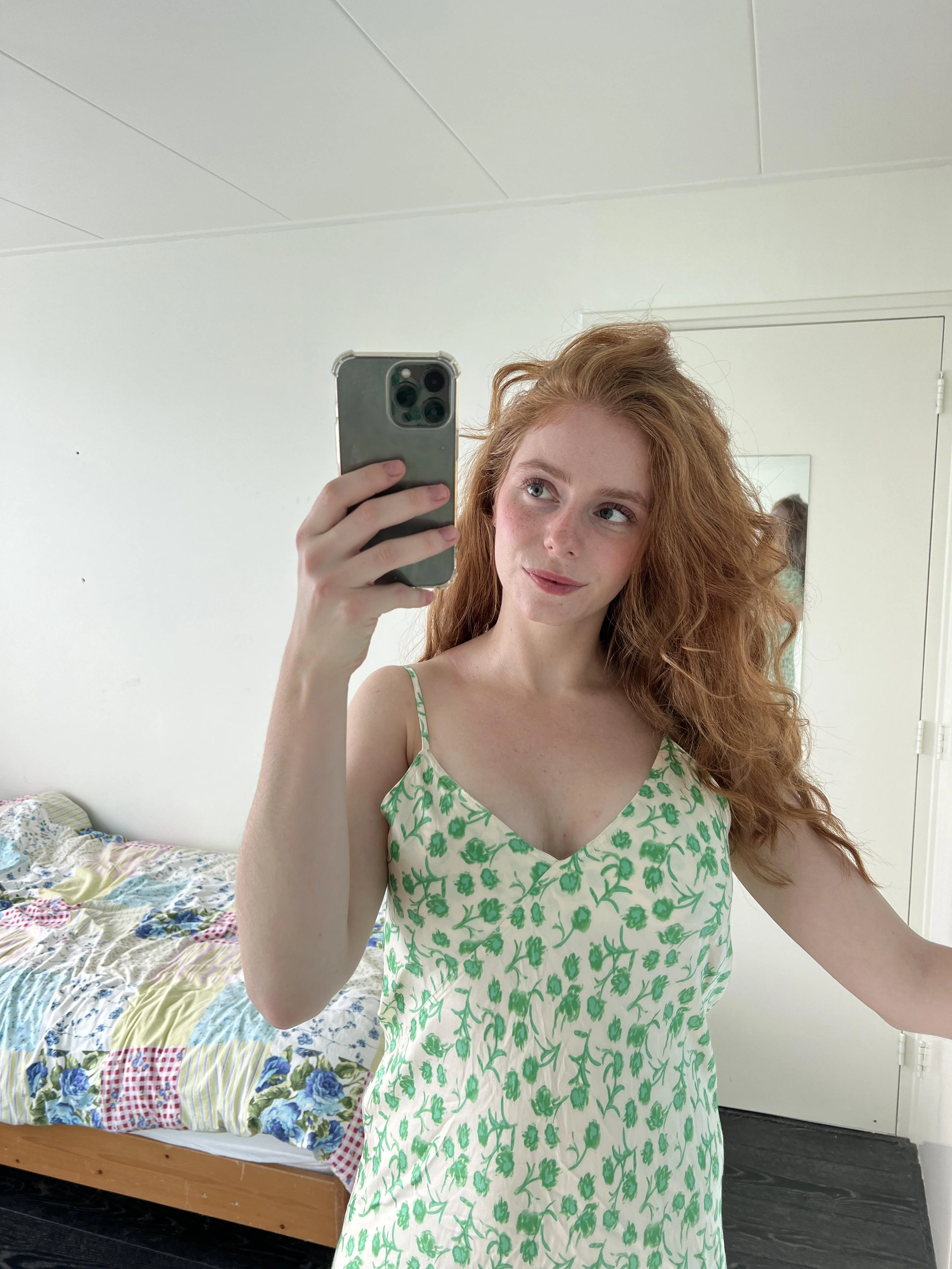 Do you like redhead with no make up picture 1 of 1