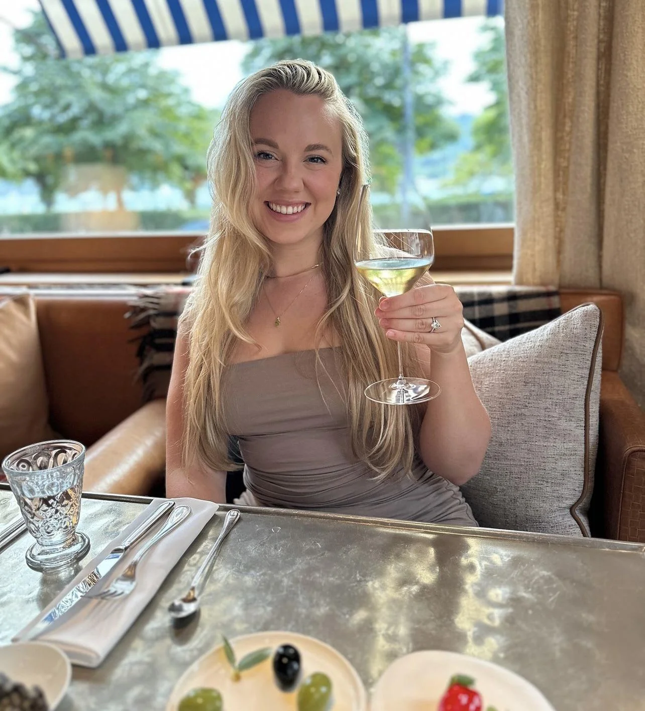 Gorgeous date picture 1 of 1