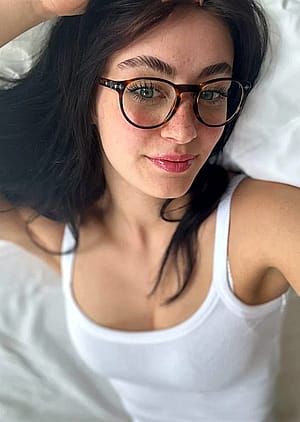 Just a pretty girl with big dreams and a busy schedule'