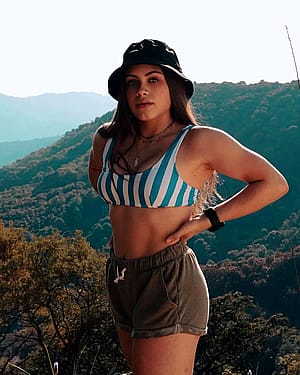 Feelin' so sexy and strong'